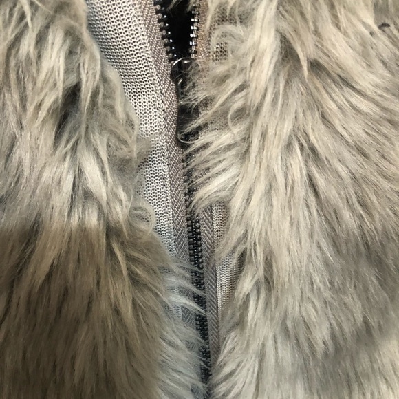 Rachel Roy  size XL black & gray faux fur vest zip front - Picture 9 of 10